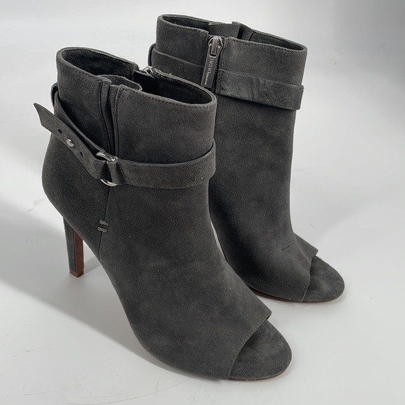 EUC- BCBGeneration Cassia Gray Peep Toe Suede Bootie Size 7M - Picture 3 of 16